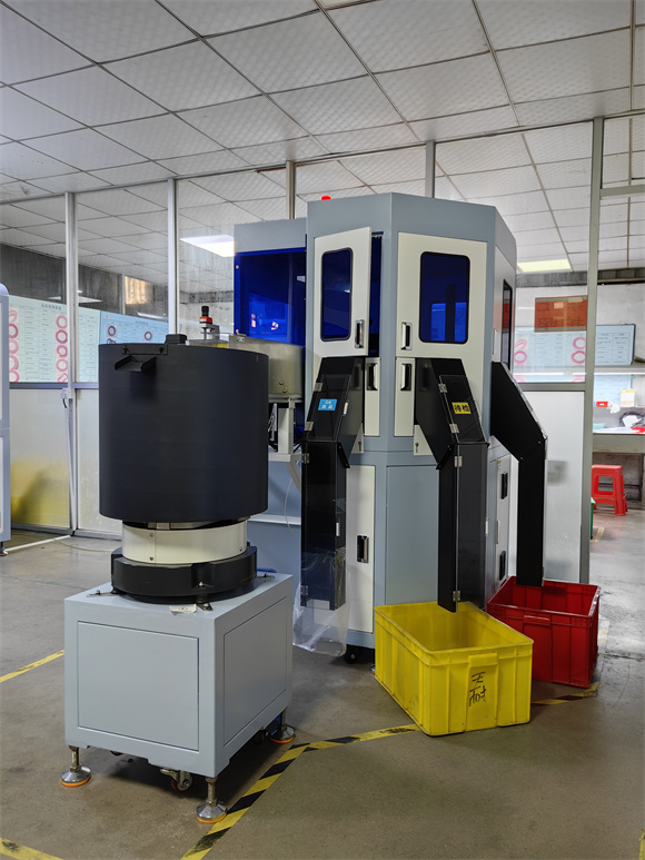 生產(chǎn)設(shè)備：單盤自動全檢機(jī)